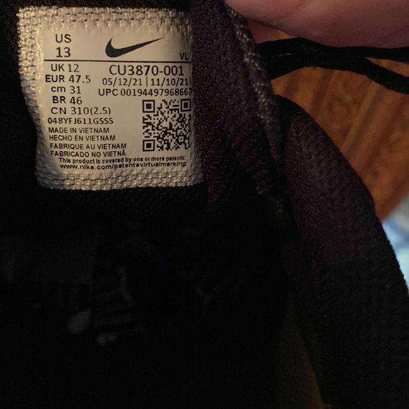 Nike run shield men’s shoes. - Picture 6 of 7